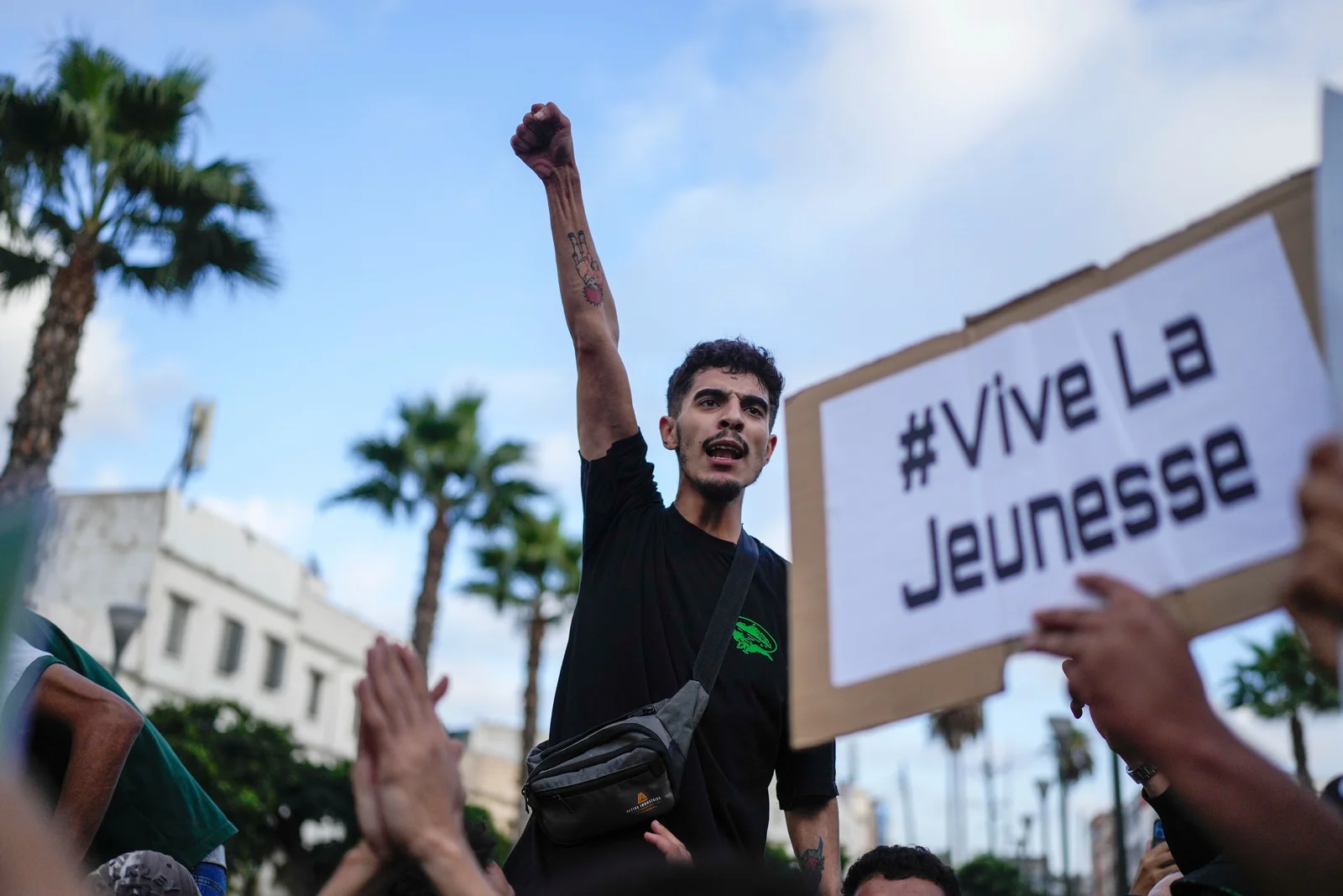 هل تملك الشبيبات الحزبية مفتاح إعادة ثقة الشباب في السياسة؟
