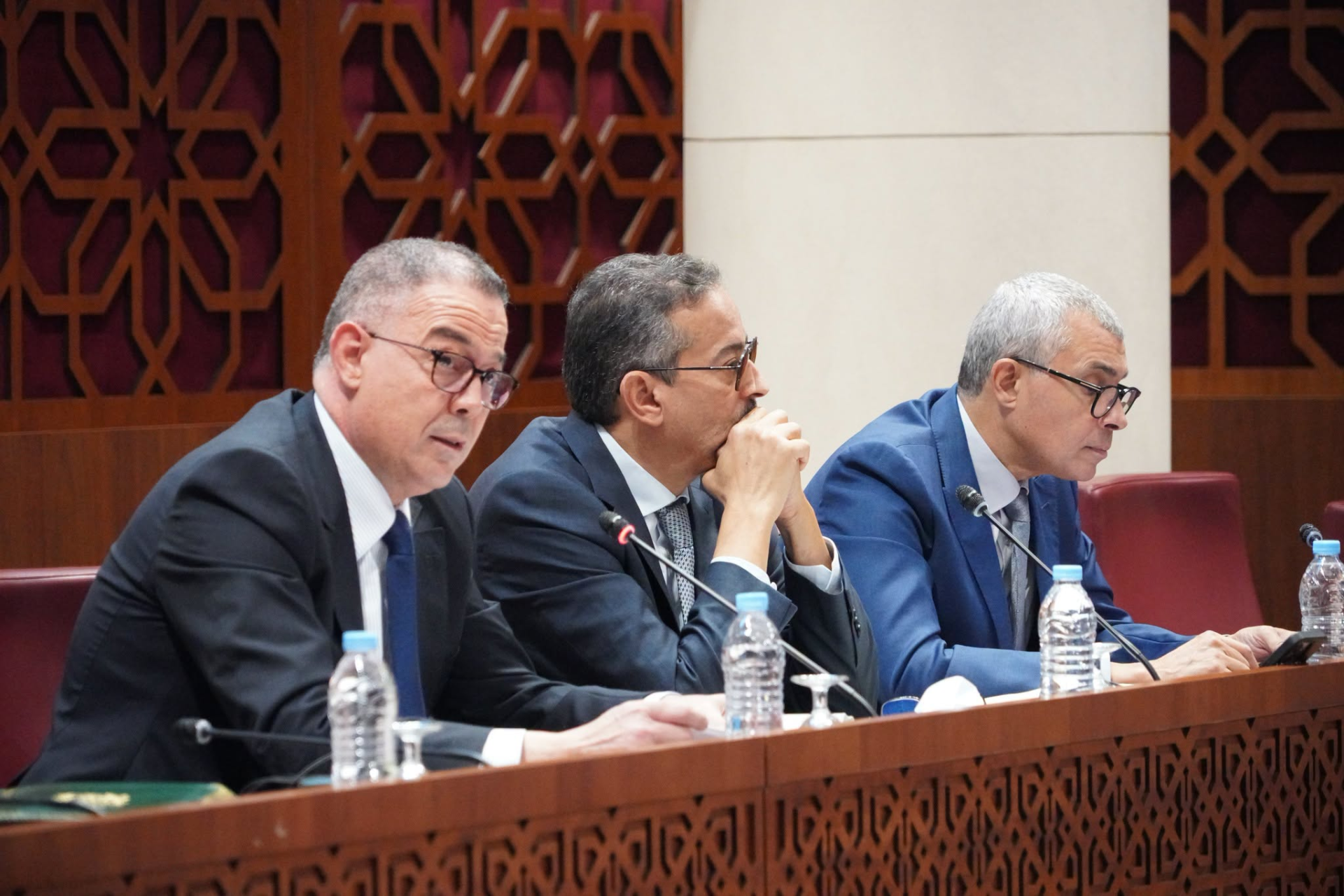لقجع يكشف خطة إزالة عمولات الأبناك لصرف الدعم المباشر ويوضح وضع 32.7 مليون مسجل في التأمين الصحي